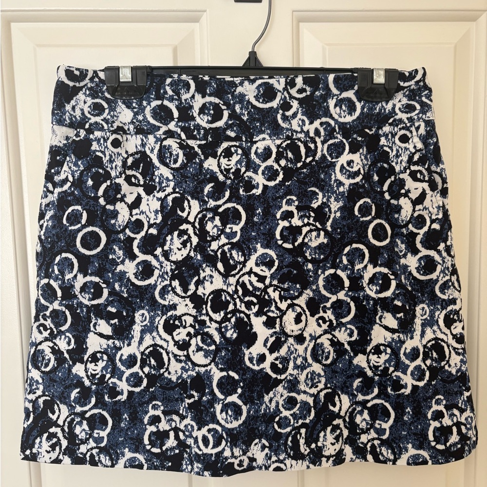 Stylish Black, Blue and White Patterned Women's Skort